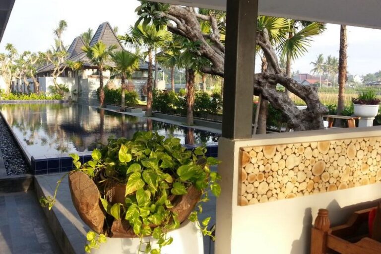 sawah joglo view reception entrance 768x512