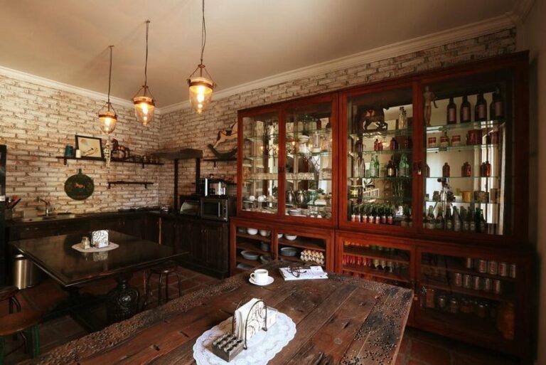 brown feather 14 1 768x513