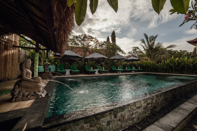 mans cottage 03 768x512