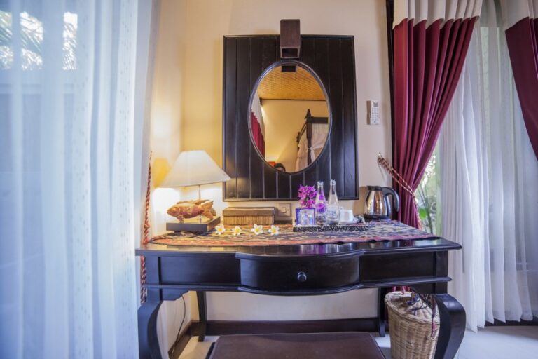 mans cottage 10 768x512