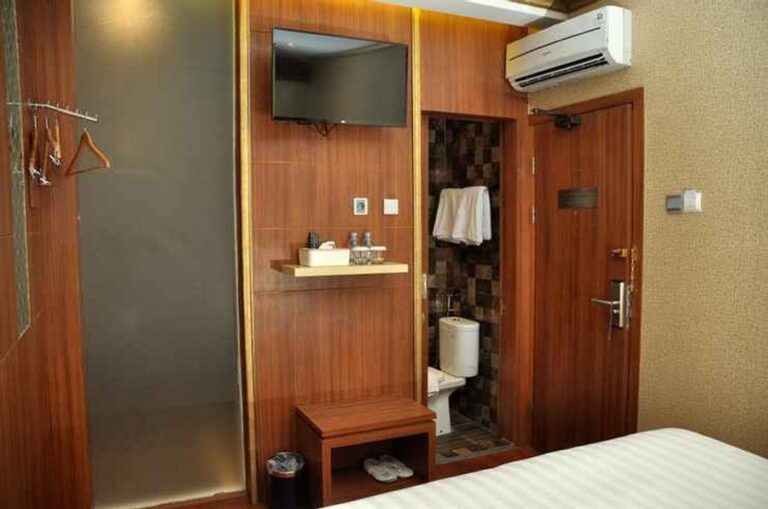 petit boutique 12 768x509