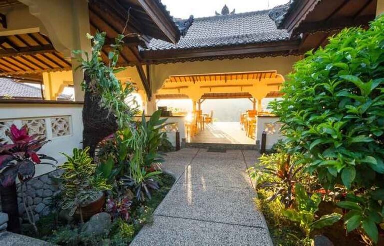 rinjani lodge 2 768x492