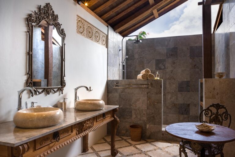 sun suko QUEEN BATHROOM 2 768x512