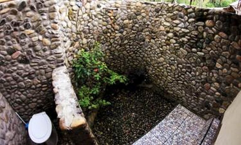 ricky beach 03 768x461