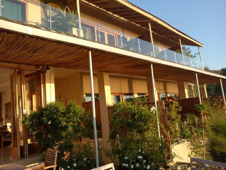 sunset hill resort 10 768x576